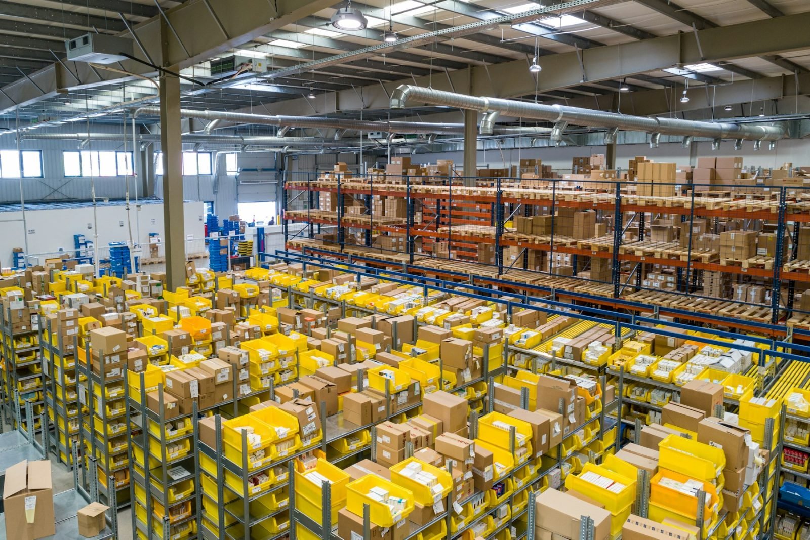 Professional parcel sorting and warehouse operations